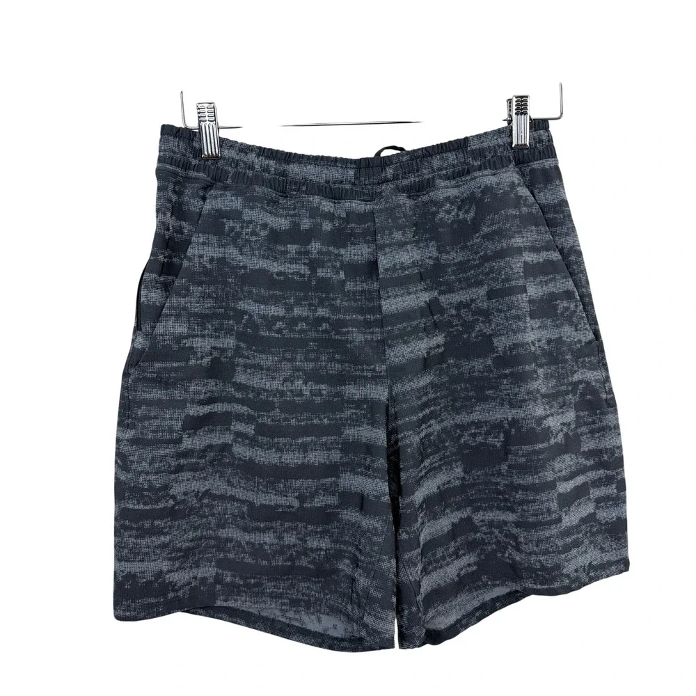 lululemon Shorts Mens Large Grey Pace Breaker Short Digi Camo Athletic Gym Train